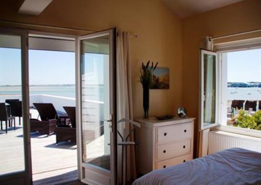 фото отеля Hotel La Maison Sur l'Eau