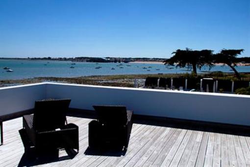 фото отеля Hotel La Maison Sur l'Eau