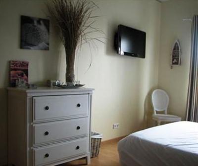 фото отеля Hotel La Maison Sur l'Eau