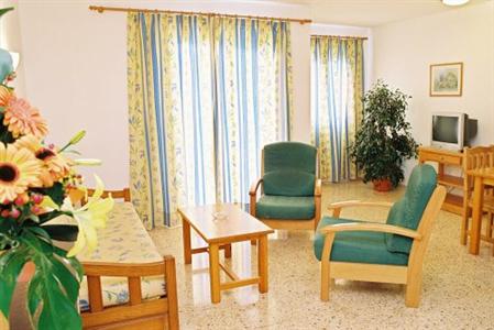 фото отеля Apartamentos Poniente Playa Ibiza