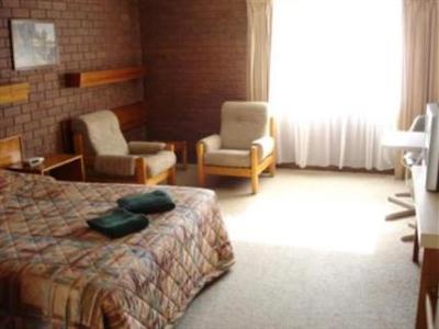 фото отеля Kingswood Motel & Apartments