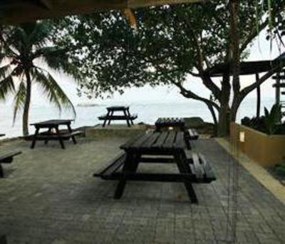 фото отеля Reef Edge Bungalow-Polhena