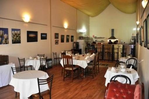 фото отеля Oyster Cove Chalet Hotel