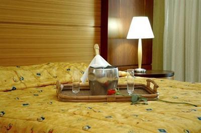 фото отеля Continental Inn Hotel