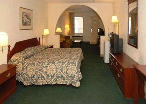 фото отеля Country Hearth Inn & Suites