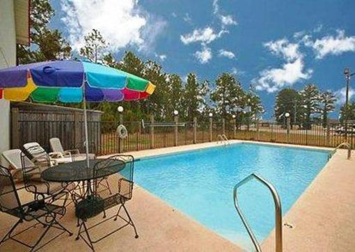 фото отеля Country Hearth Inn & Suites