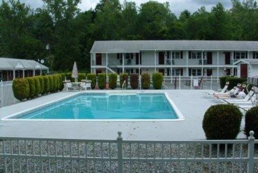 фото отеля Pilgrim Inn Lee (Massachusetts)