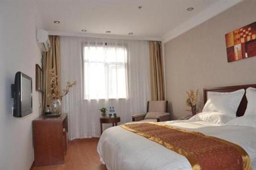 фото отеля Green Tree Inn Wuxi Guyun River