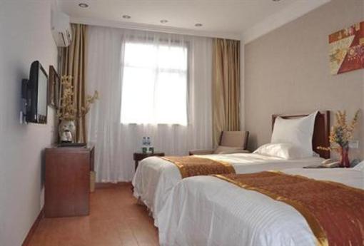 фото отеля Green Tree Inn Wuxi Guyun River