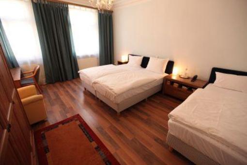 фото отеля Altstadthotel Furth
