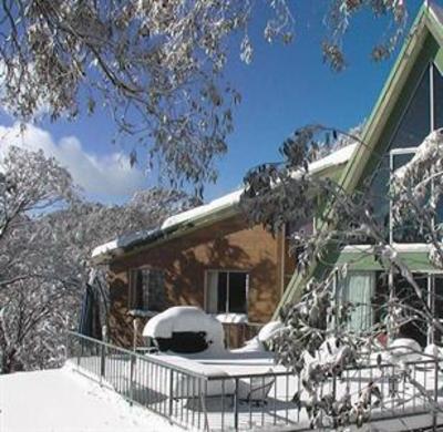 фото отеля Ripparoo Ski Lodge