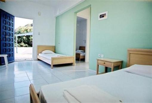 фото отеля Glarontas Apartments