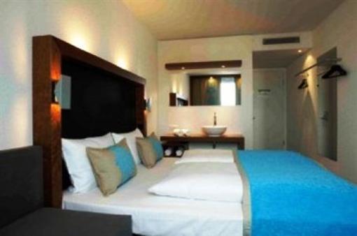 фото отеля Motel One Berlin-Dreilinden