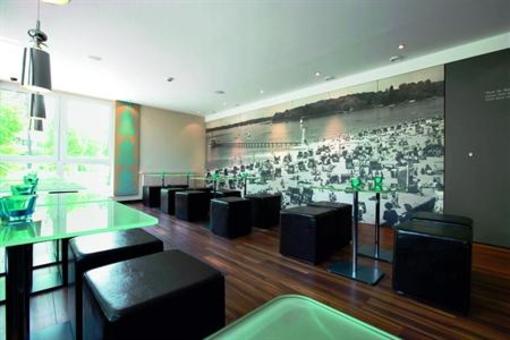 фото отеля Motel One Berlin-Dreilinden