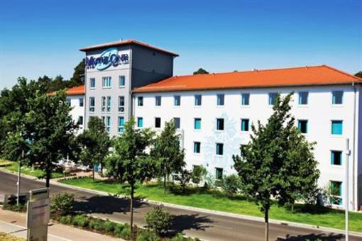 фото отеля Motel One Berlin-Dreilinden