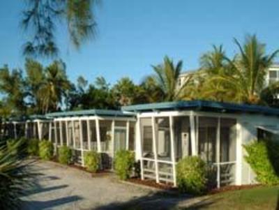 фото отеля Tropical Winds Motel & Cottages