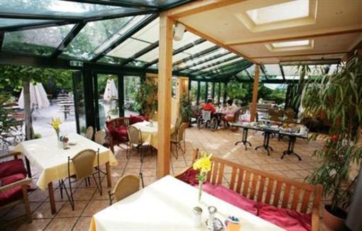 фото отеля Landhaus Cafe & Hotel