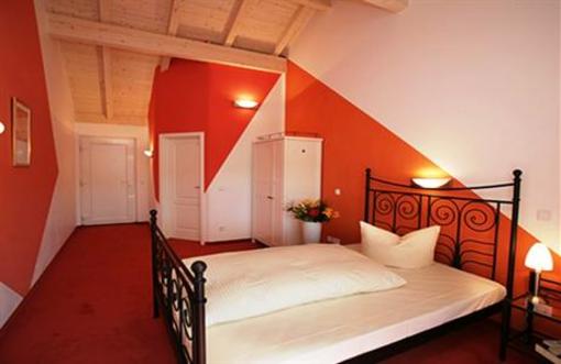 фото отеля Landhaus Cafe & Hotel