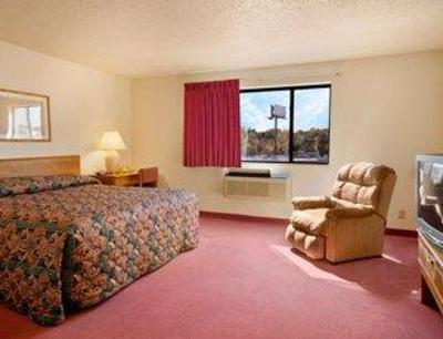 фото отеля Super 8 Motel Warrenton