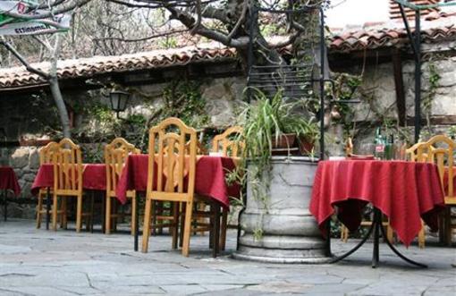 фото отеля Hotel Alafrangite