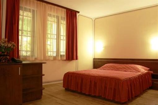 фото отеля Hotel Alafrangite