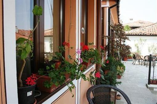 фото отеля Hotel Alafrangite