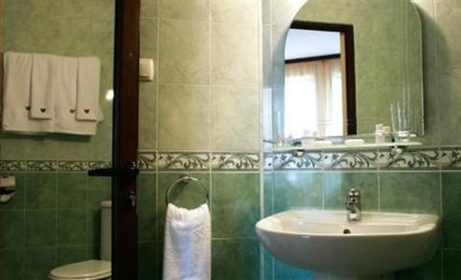 фото отеля Hotel Alafrangite
