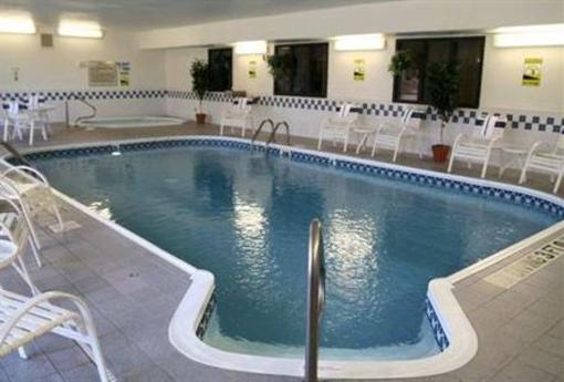 фото отеля Bay Inn & Suites