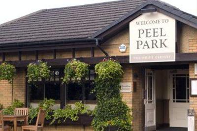 фото отеля Premier Inn Peel Park East Kilbride