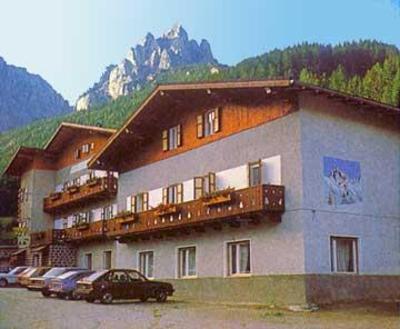 фото отеля Hotel Bernard Pozza di Fassa