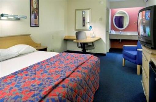 фото отеля Red Roof Inn Enfield