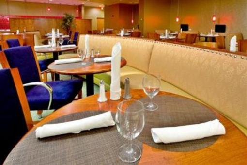 фото отеля Holiday Inn Richmond-Airport