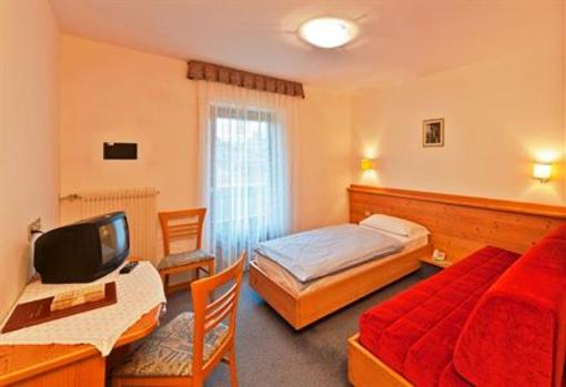 фото отеля Cesa Edelweiss Hotel Campitello di Fassa