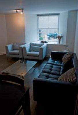 фото отеля 12B York Place Lets In The City Edinburgh