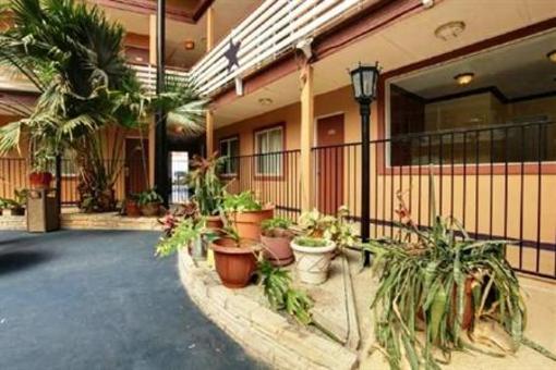 фото отеля Americas Best Value Inn Arlington Dallas