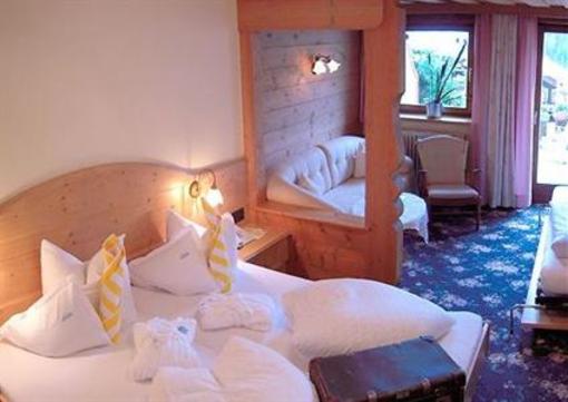 фото отеля Familienhotel Adler