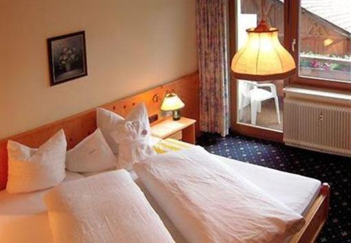 фото отеля Familienhotel Adler