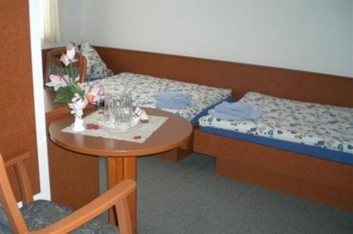 фото отеля Hotel-Pension Am Wald
