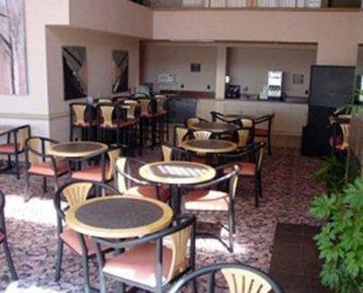 фото отеля Concorde Inn Rochester Hills
