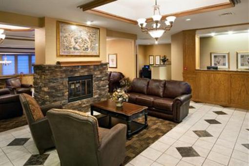 фото отеля Clubhouse Inn & Suites Topeka