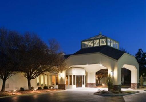 фото отеля Clubhouse Inn & Suites Topeka