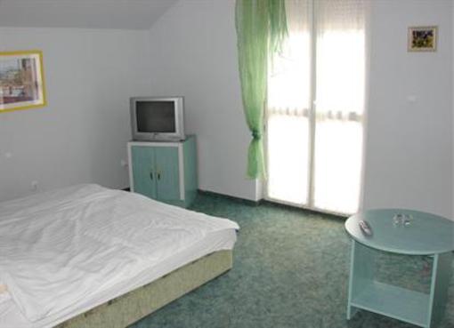 фото отеля Wolf Hotel