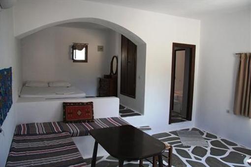 фото отеля Petra Holiday Village Ios