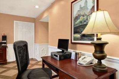 фото отеля Baymont Inn & Suites Tuscaloosa