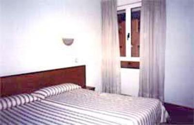 фото отеля Hostal Plaza Santander