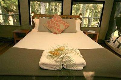 фото отеля Paperbark Camp Woollamia