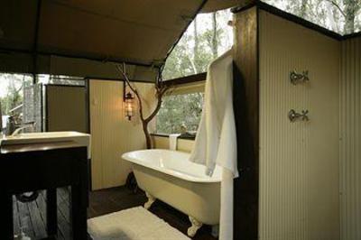 фото отеля Paperbark Camp Woollamia