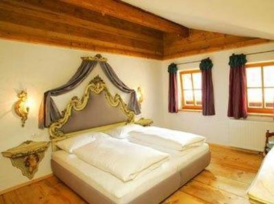 фото отеля Das Baderhaus Farmhouse Apartment Zell am See
