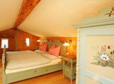 фото отеля Das Baderhaus Farmhouse Apartment Zell am See