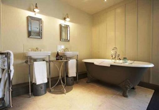 фото отеля The Wheatsheaf Inn Northleach